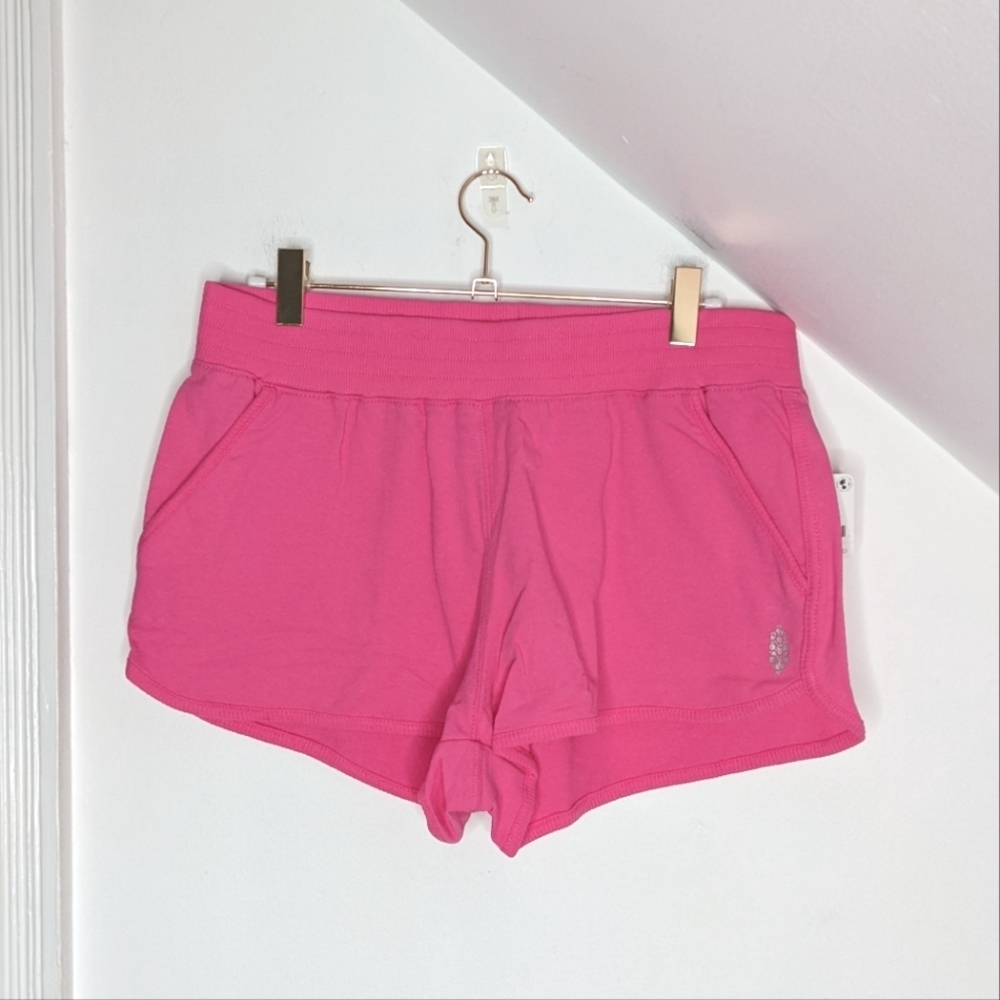 FREE PEOPLE MOVEMENT Get Set Short in Haute Pink NEW Size M